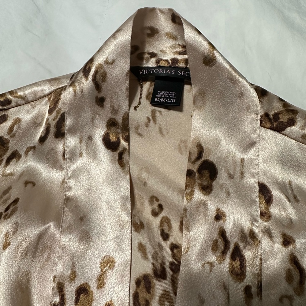 🔹Victoria’s Secret Robe - Picture 4 of 5